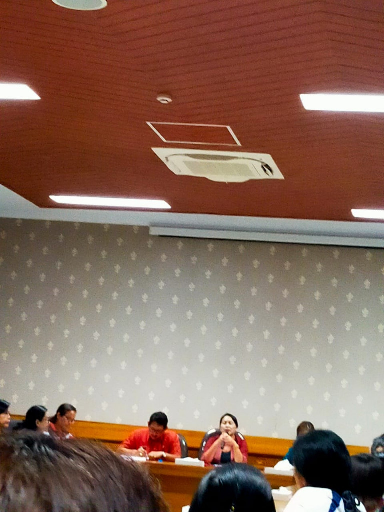 Rapat Terkait HUT Mangupura Lomba Berpakian ke Kantor